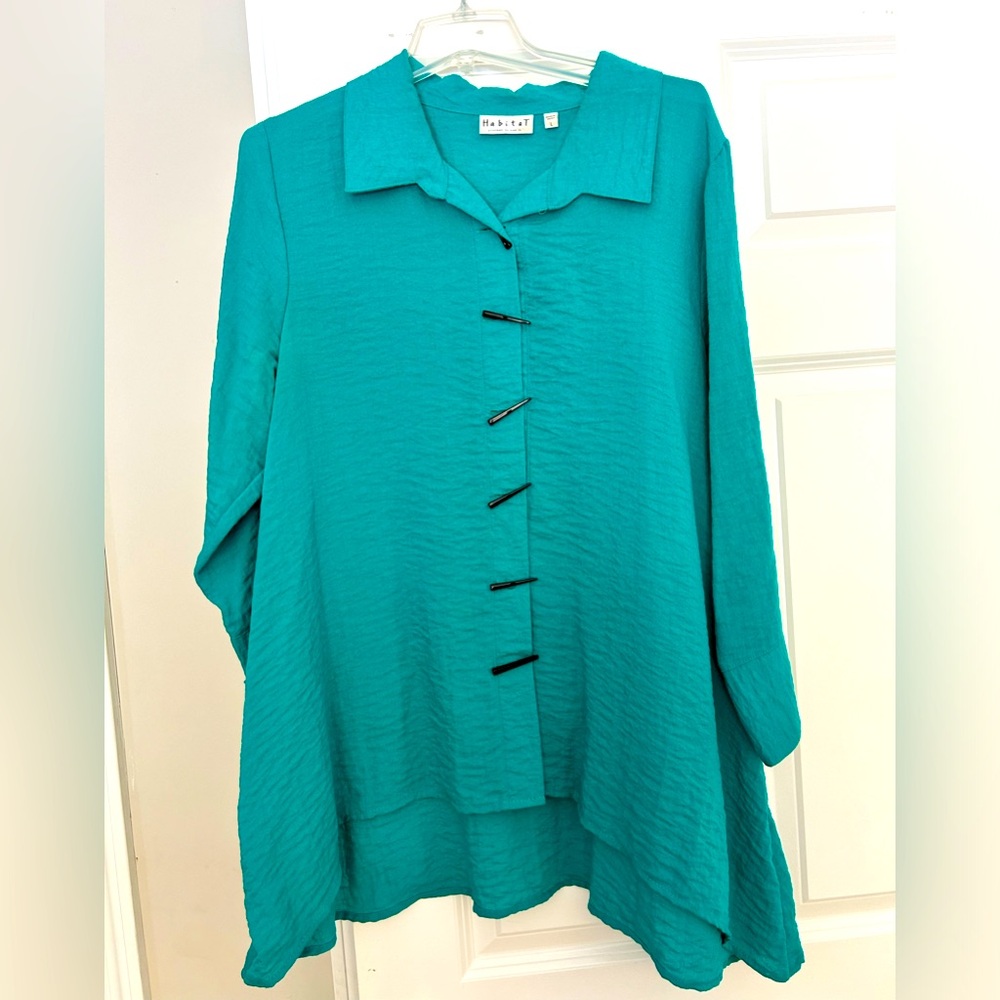 PRICED TO SELL! Habitat Green Shirt With Funky Black Buttons (Teal)